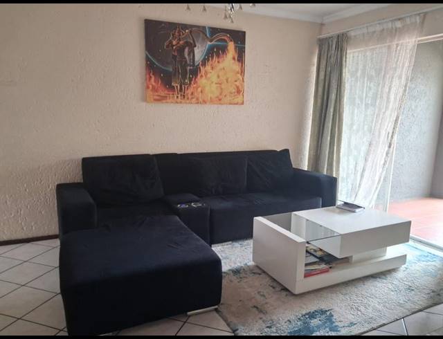 2 BEDROOM TOWNHOUSE FOR SALE IN MULBARTON